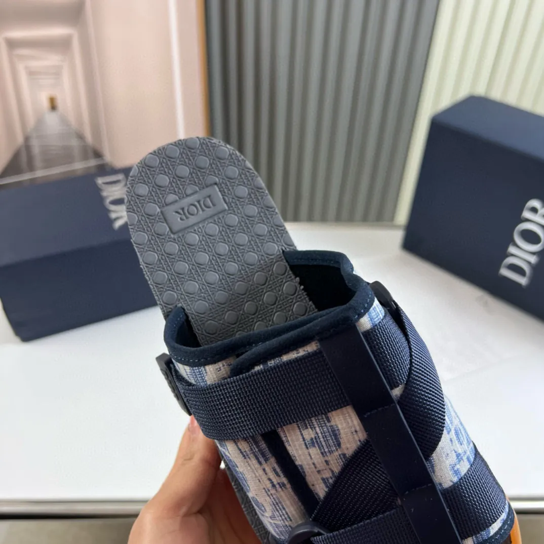Factory price: 280💰 Dior men's counters are selling sandals at the same time ✔️Imported brand printing/selected high-quality calfskin, highlighting high-end elegance, exquisite workmanship, soles: original soles specially provided by the original factory, hot-selling physical products🔥Normal size: 38-44, customized 45